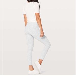 Lululemon Wunder Under Hi-Rise 7/8 Tight 8
Wee Are From Space Nimbus Battleship